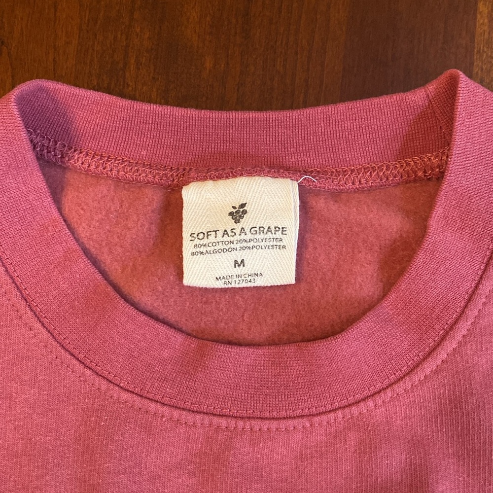 Wildwood light weight sweatshirt. 80 cotton 20 poly. New without tag. - Picture 2 of 4